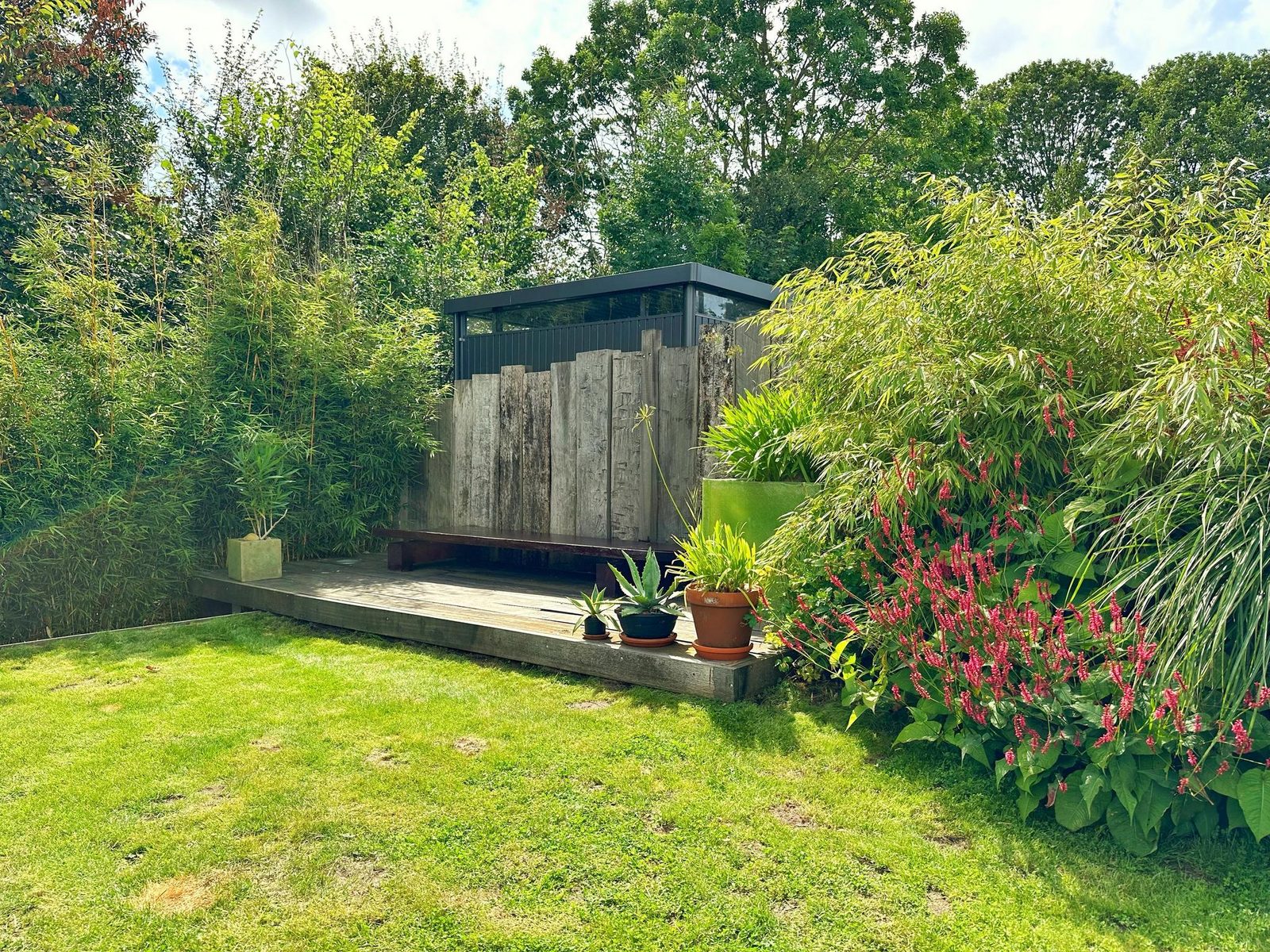 Bungalow 77