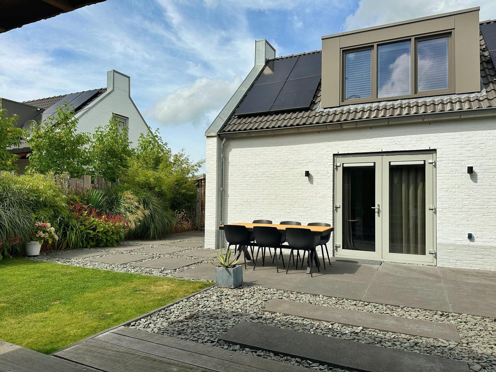 Bungalow 77