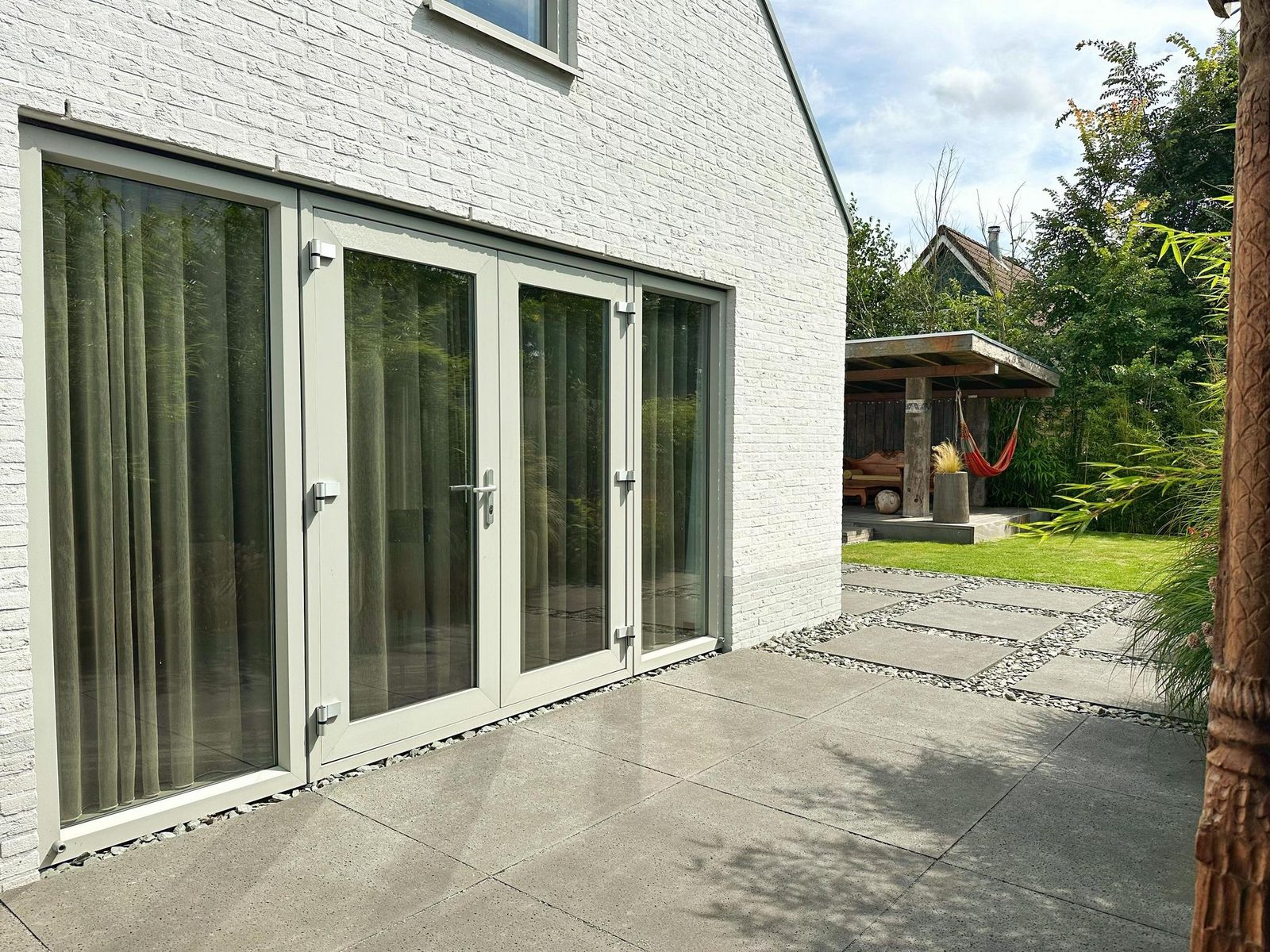 Bungalow 77