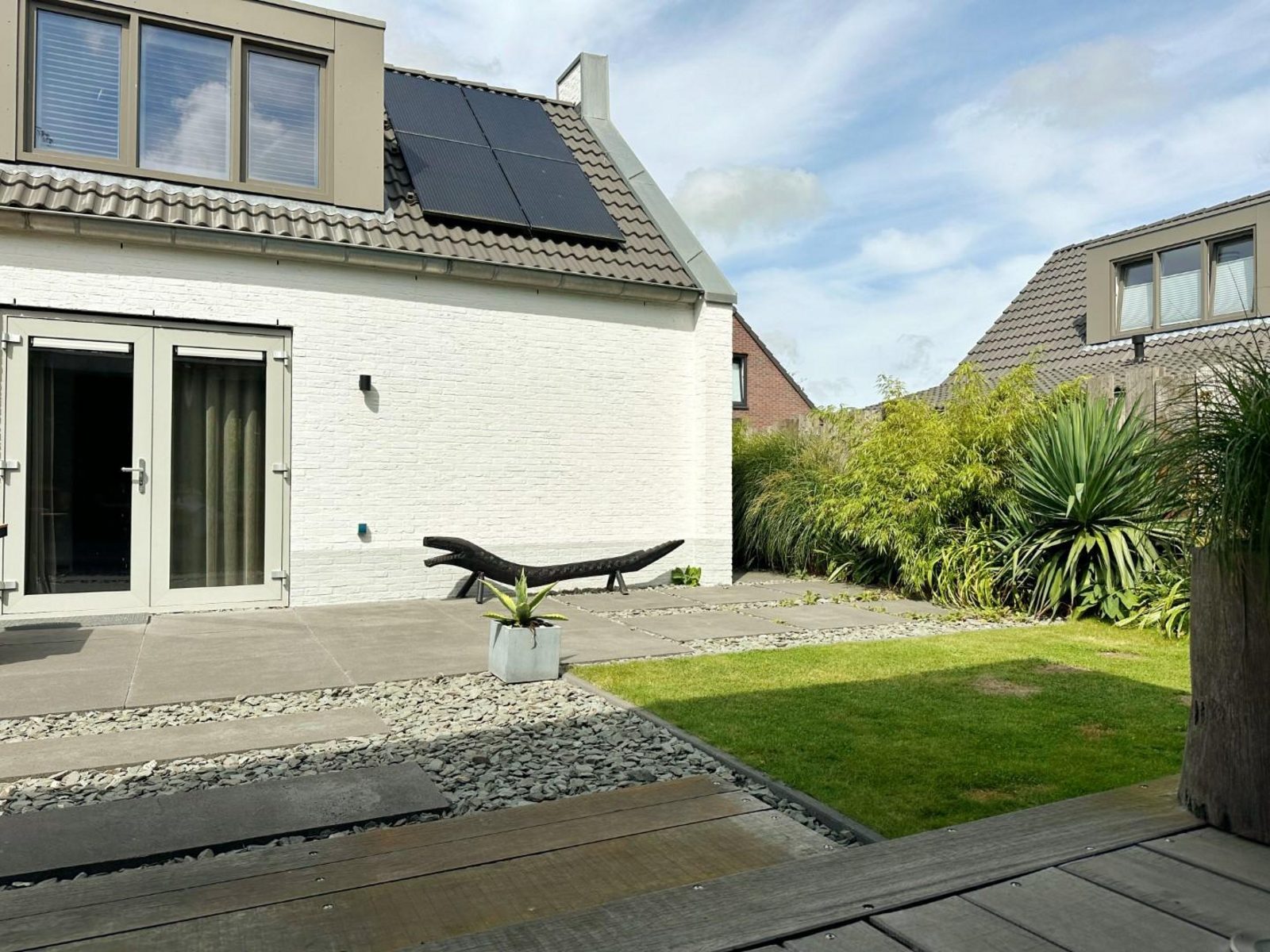 Bungalow 77
