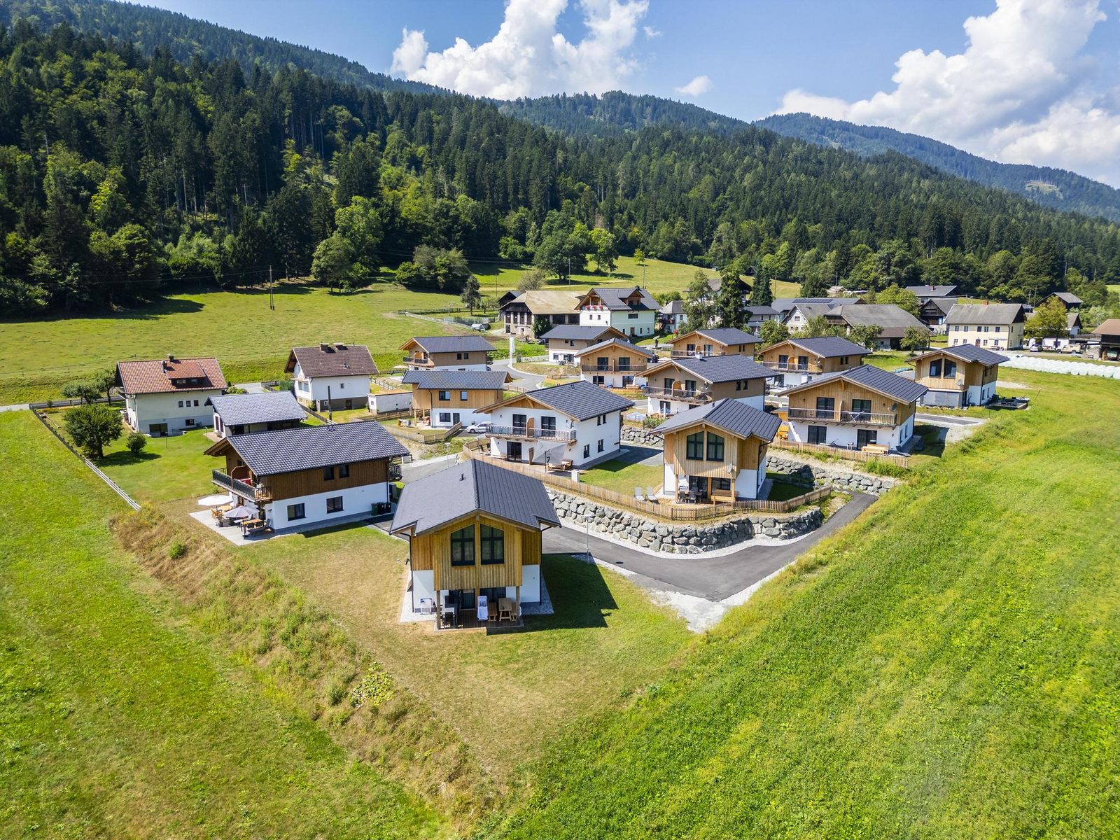 Two nature chalets for 6