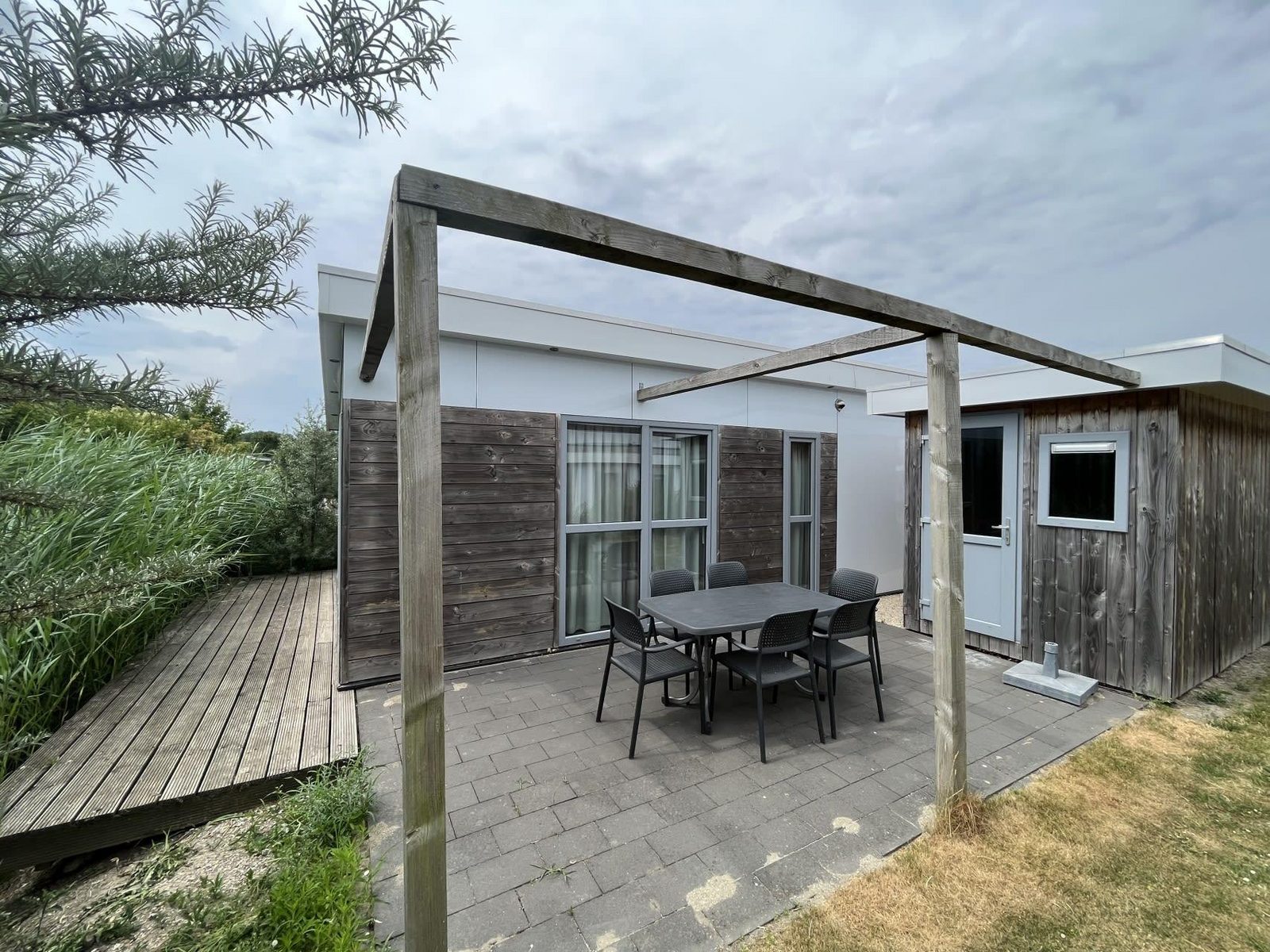 Pavilion 4+2