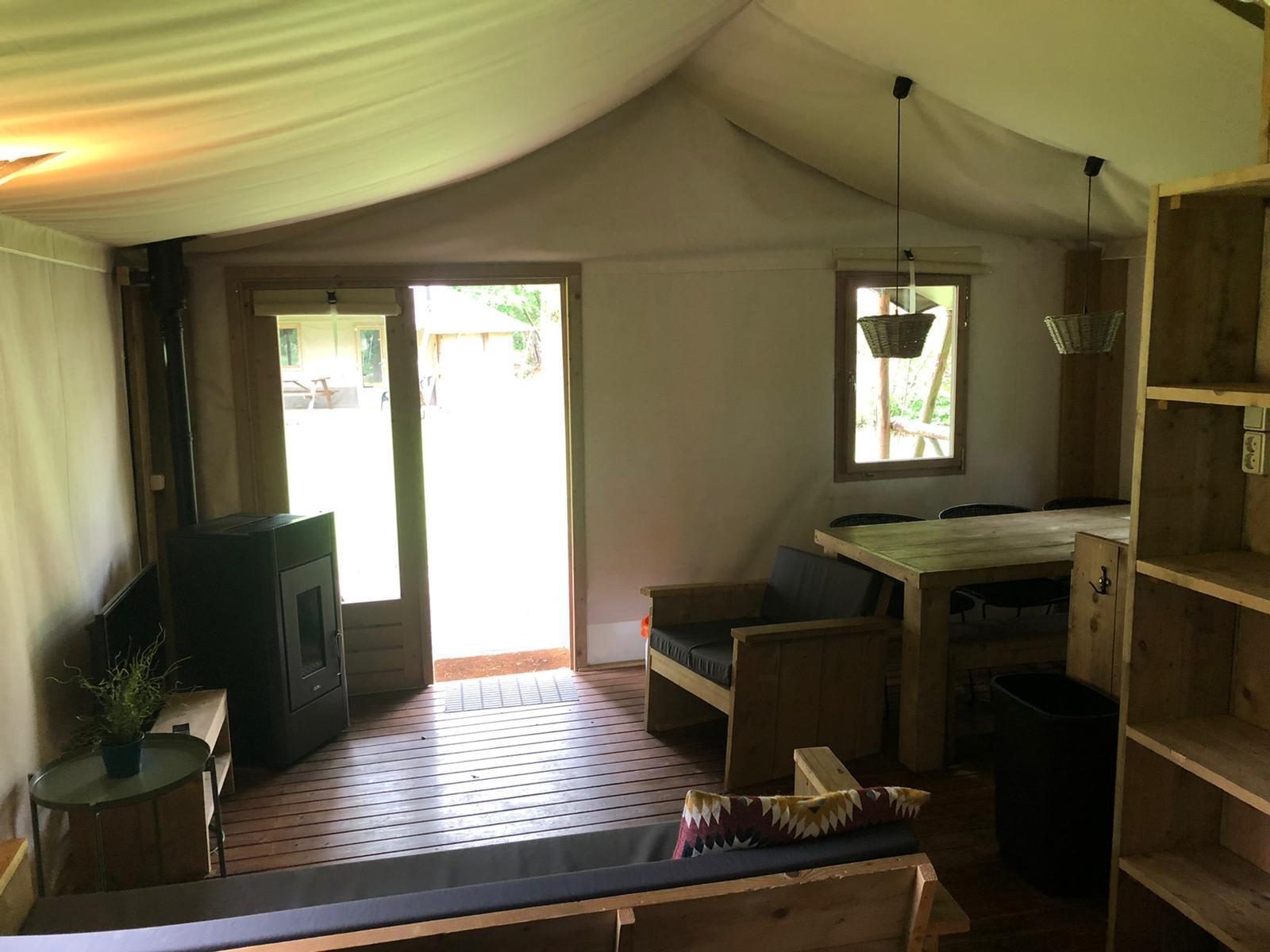 Four Season Lodge 6