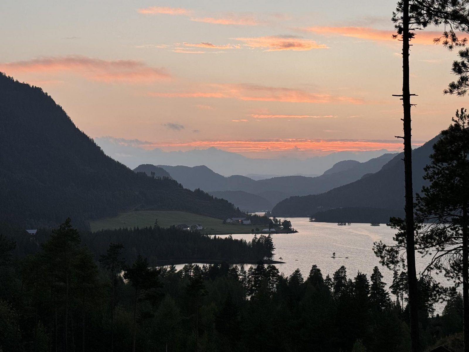 Moose Lodge | 6p | Mit Sauna & Blick aufs Wasser