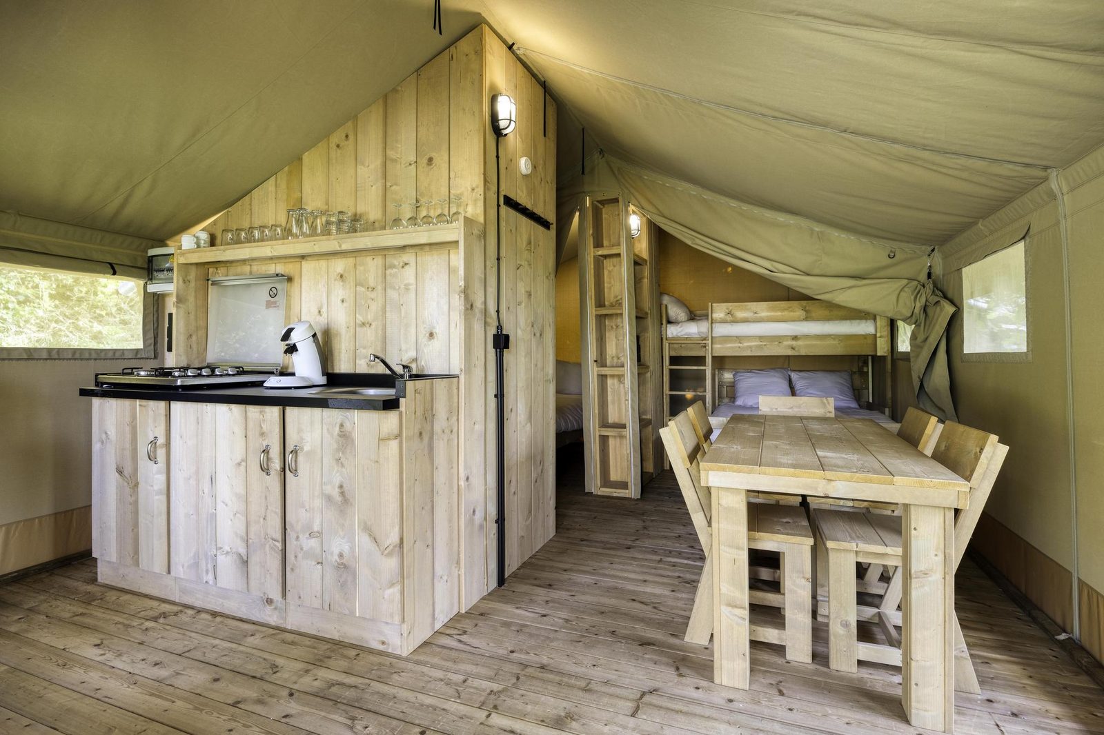 Comet 27 Lodges