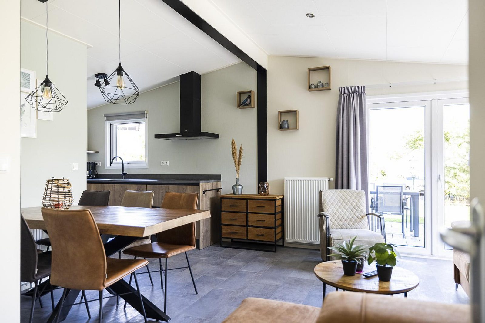 Beach house: 6 persons, 3 bedrooms