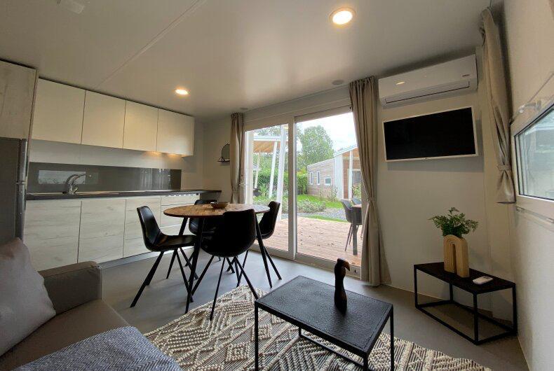 Tiny Cottage Hottub 2+2 3