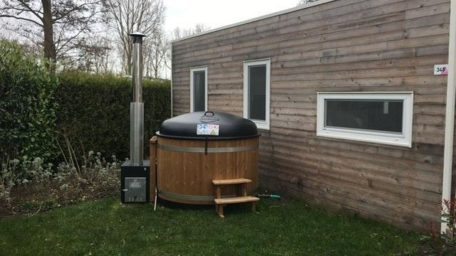 Tiny Cottage Hottub 2+2 2