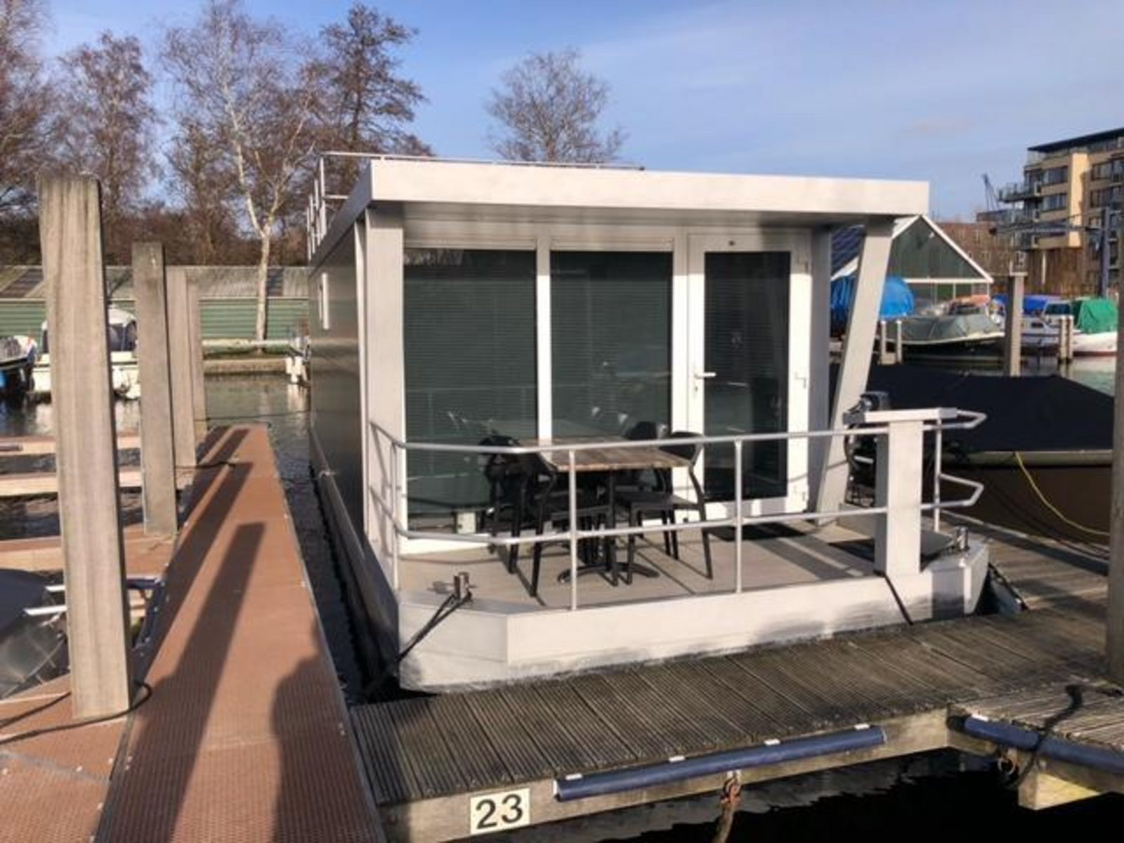 Houseboat 4 pers with roof terrace "De Hoop"