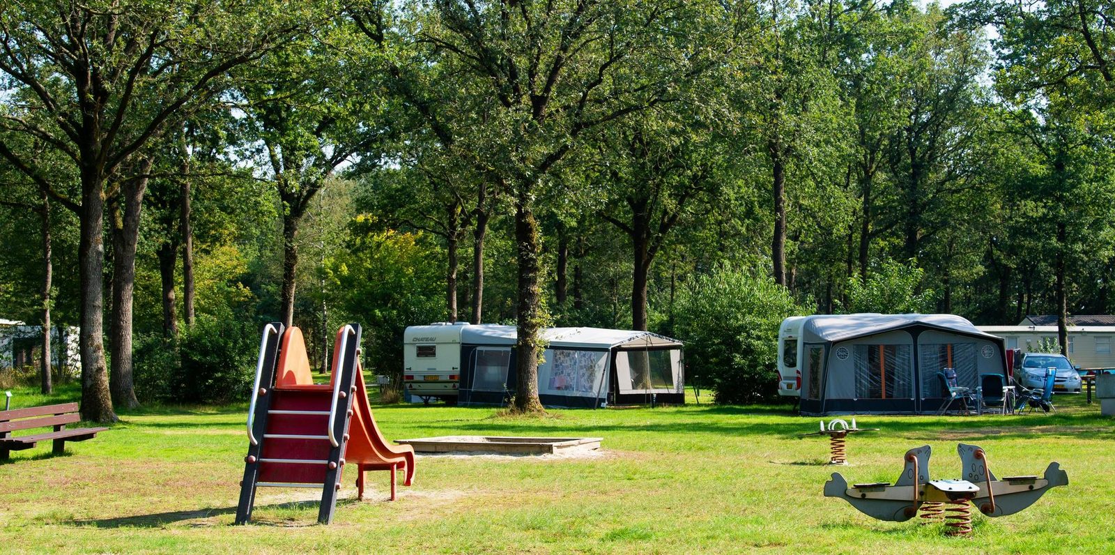 Kampeerplaats Comfort met privé sanitair