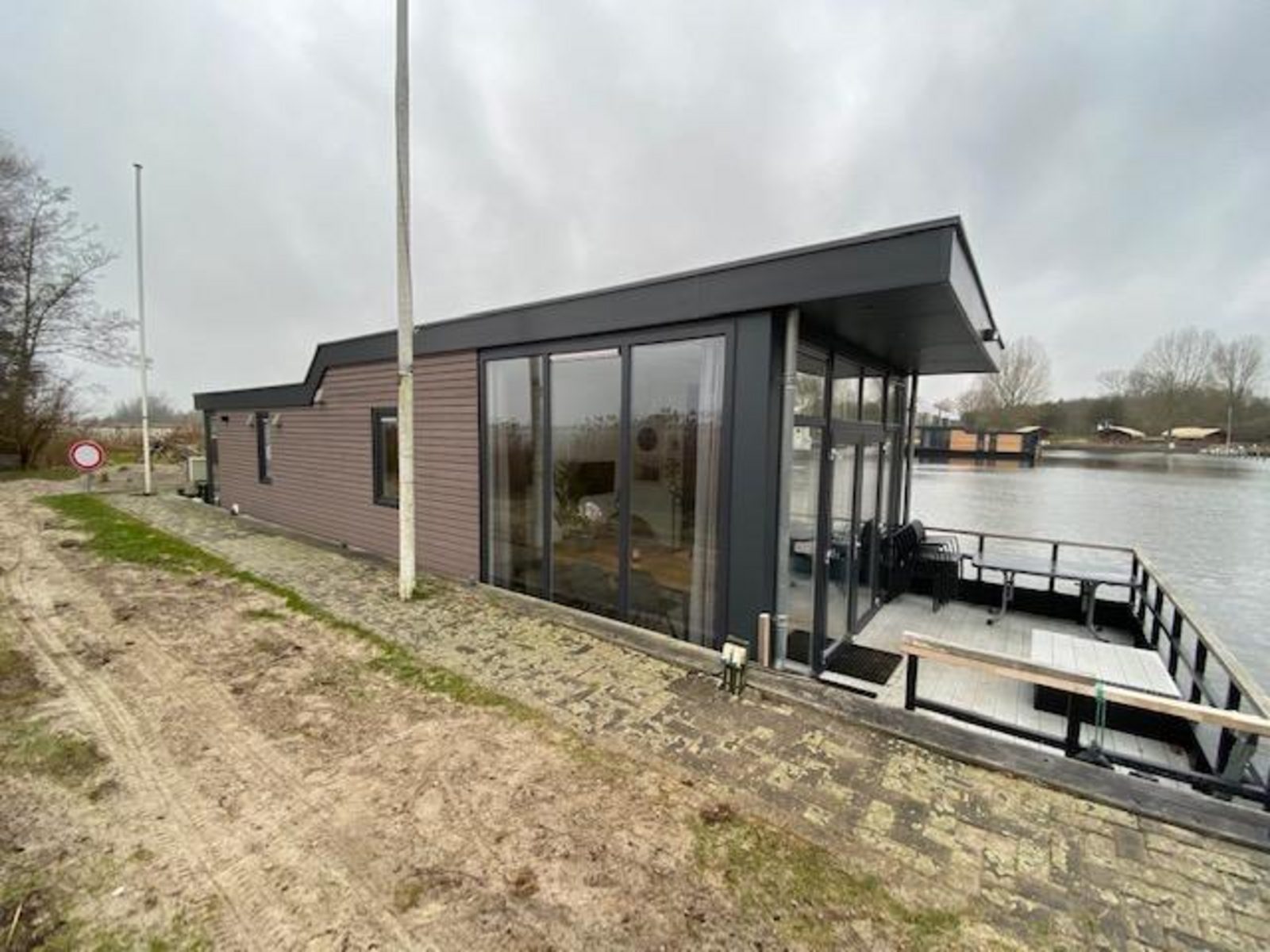 Waterlodge 6