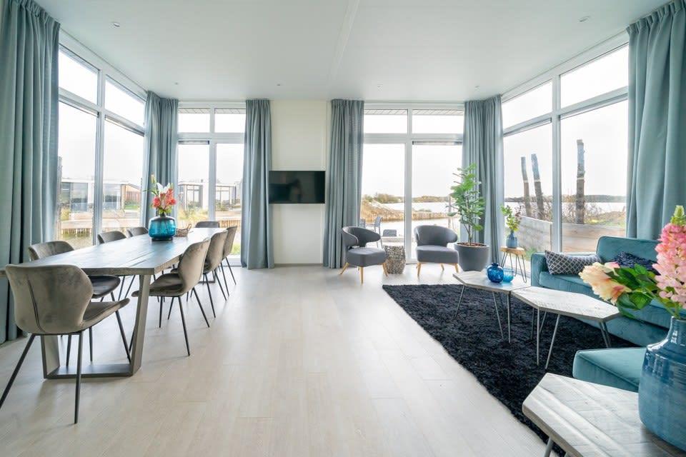 Pavilion Waterfront 8 4