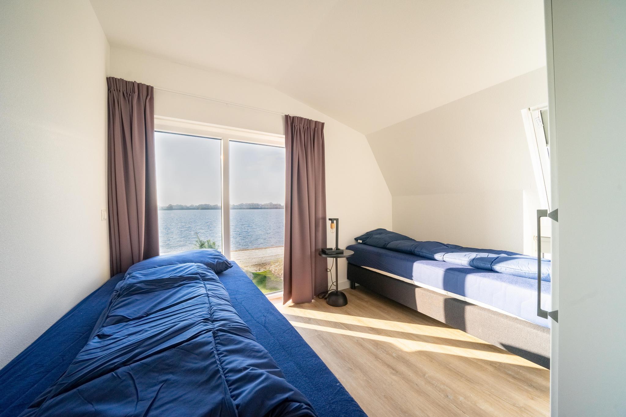 Accommodatie De Kraaijenbergse Plassen - Grote accommodatie - Villa Waterfront 12 - 22