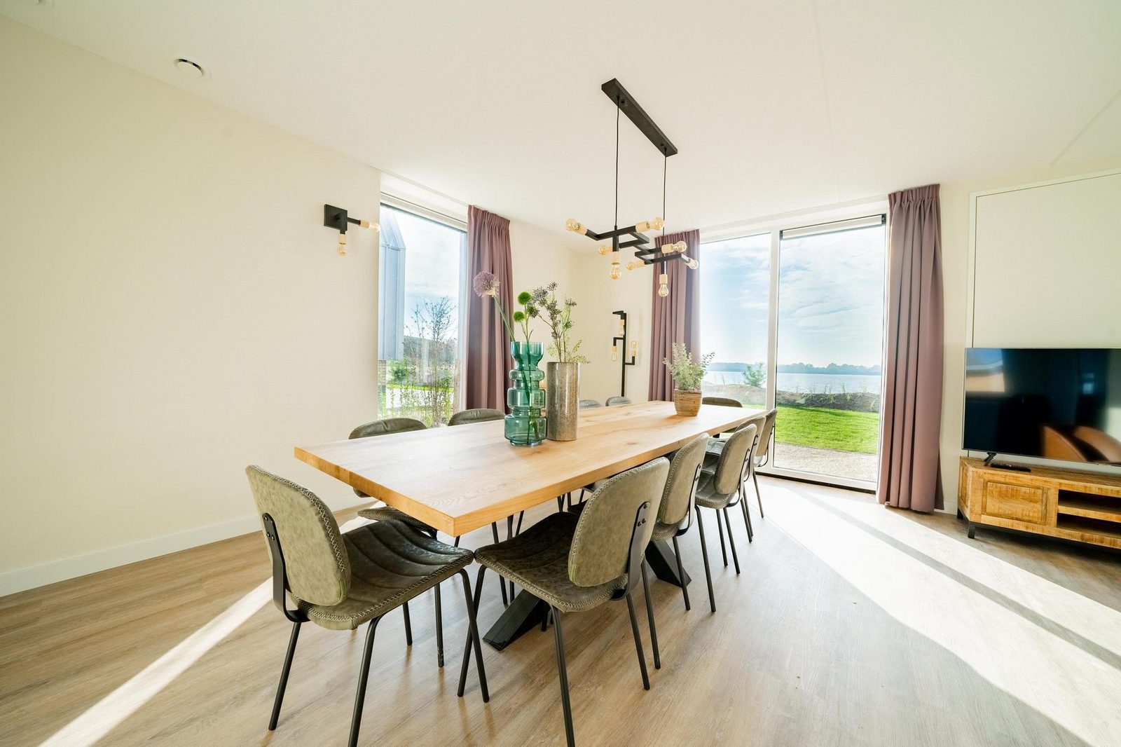Villa Waterfront 12