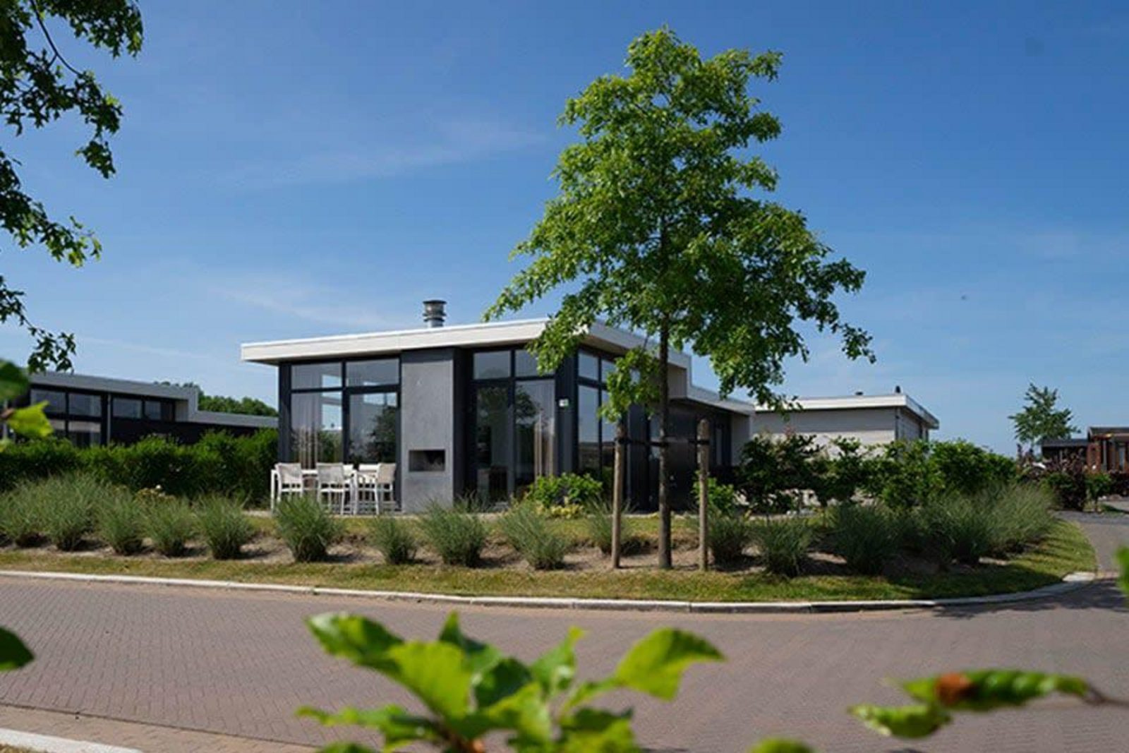 Pavilion Waterfront 6