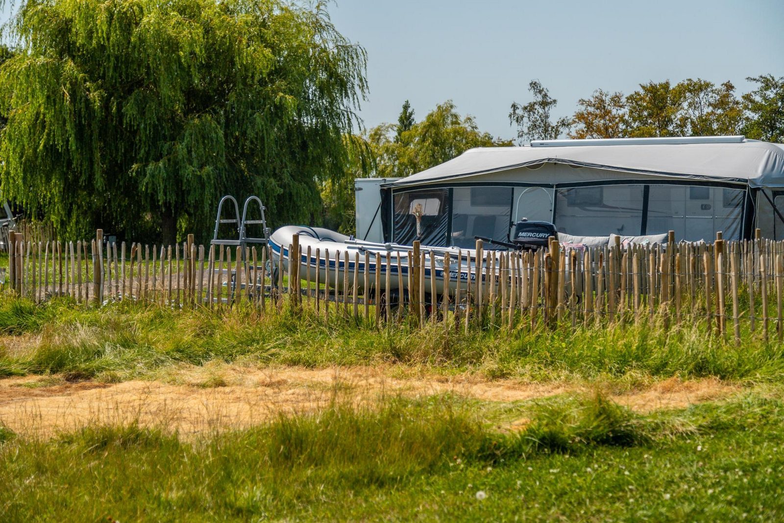 Camping pitch Comfort at the water