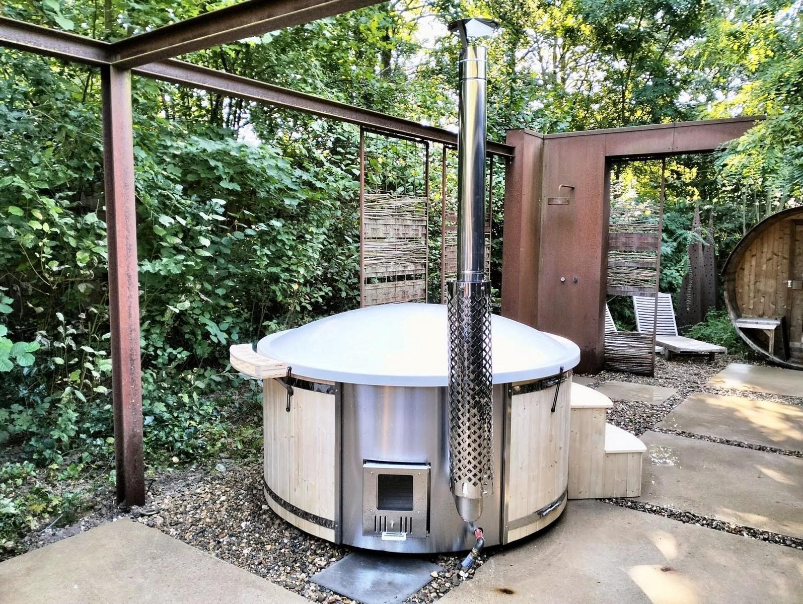 Stalen Boshuis - luxe vakantiehuis met sauna in Brabant