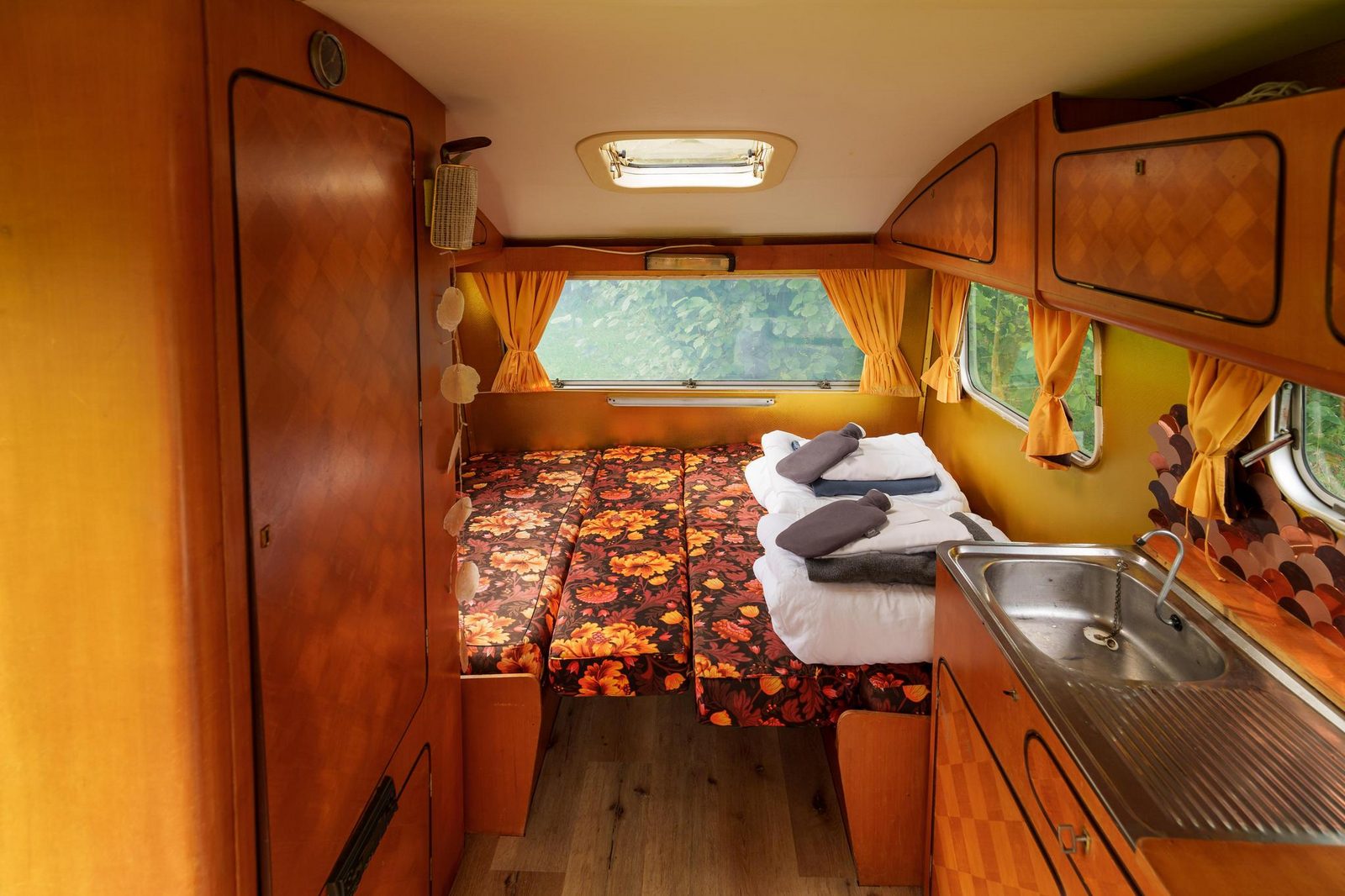 Retro Caravan 