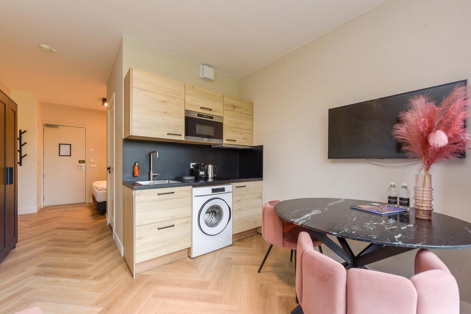 Novallure Hofvliet Short Stay Apartments - Studio met buitenruimte - Voorzijde