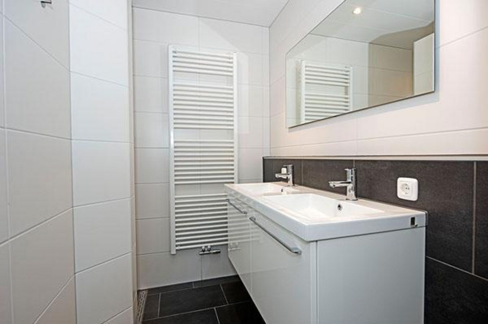 Bungalow 4 Personen met Veranda en Airconditioning begane grond