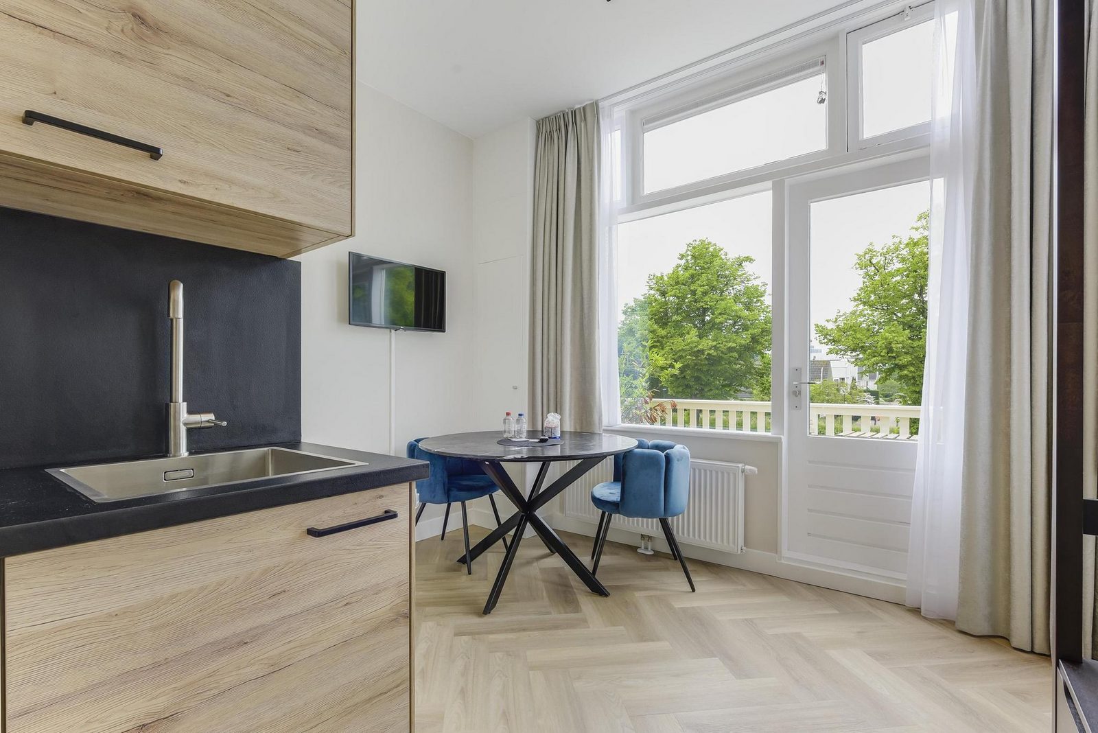 Novallure Hofvliet Short Stay Apartments - Compact Studio met buitenruimte - Voorzijde