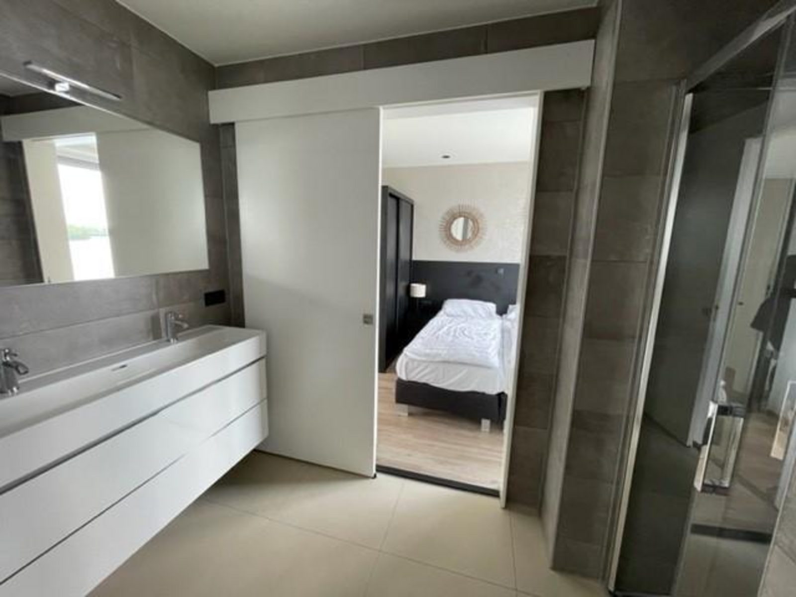 Pavilion l'etage 8