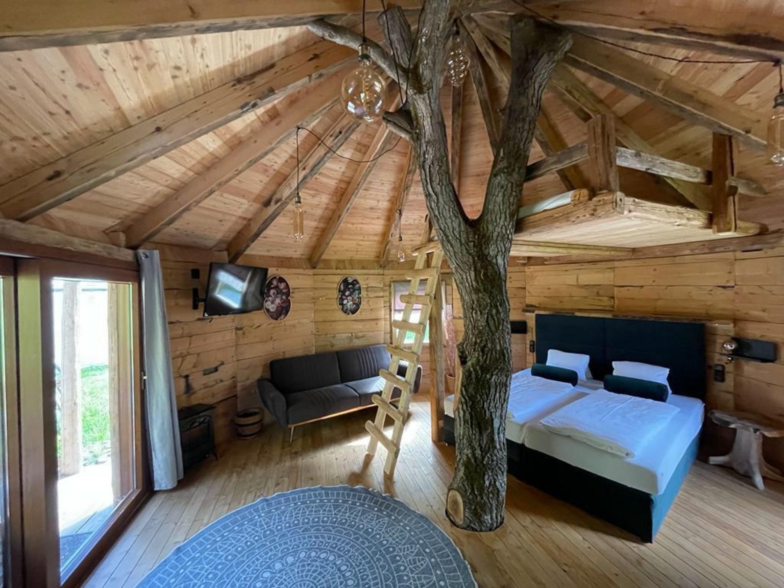 Treehouse 2+2