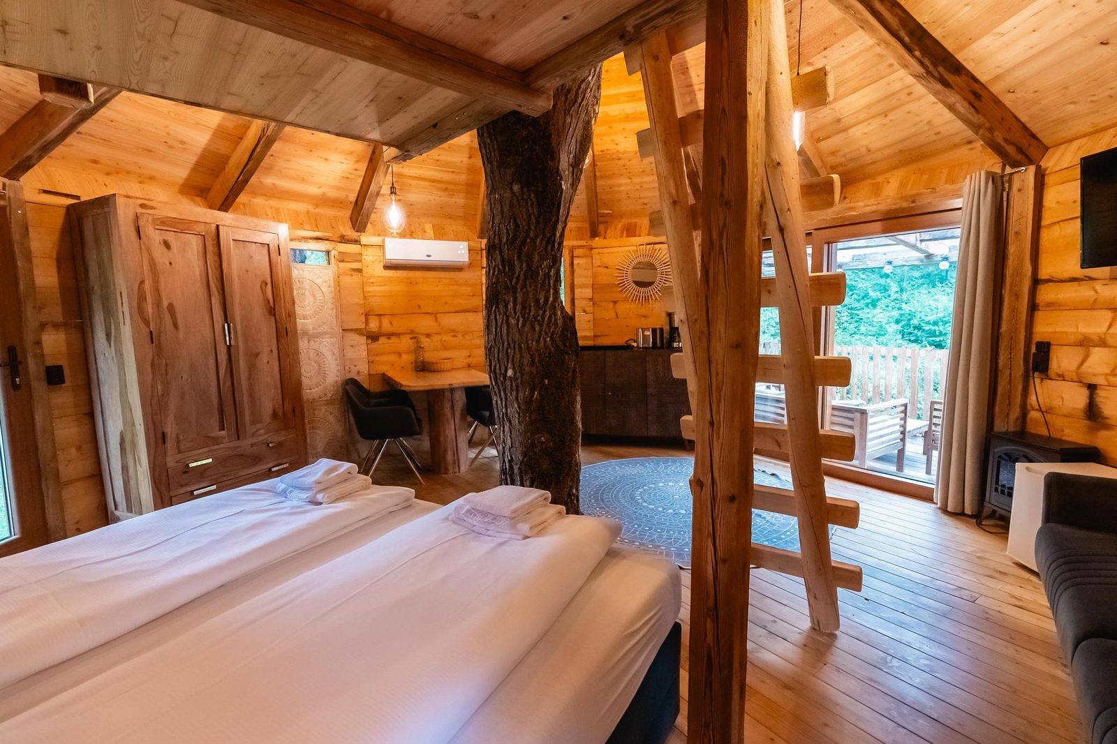Treehouse 2+2