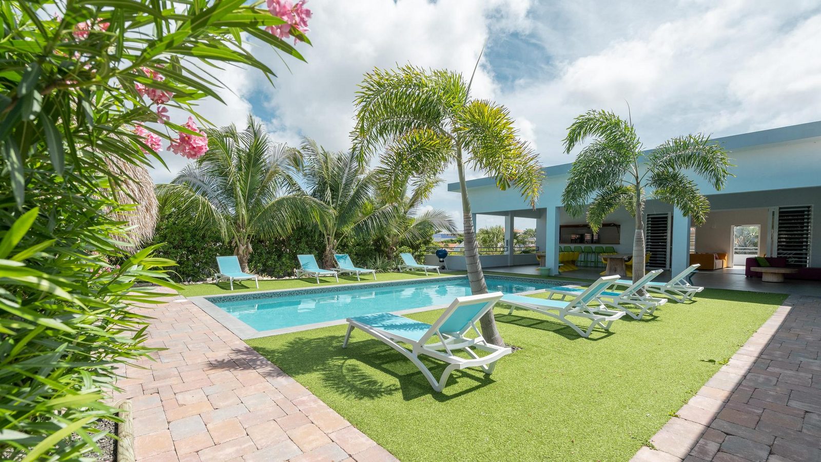 Villa La Familia Retreat