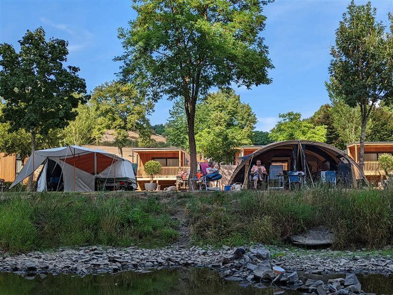 Kampeerplaats Comfort aan het water 1