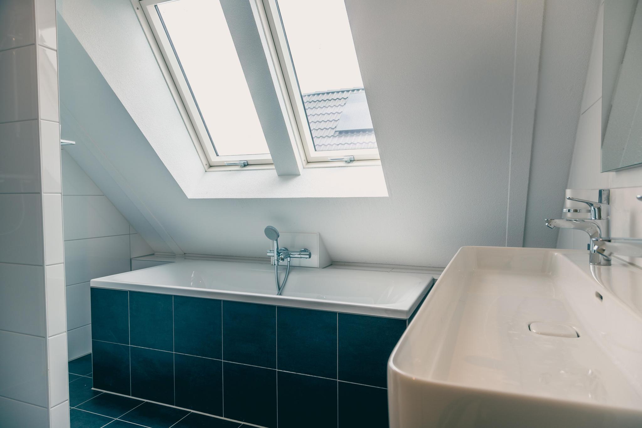 Accommodation IJsselmeer - Holiday home - Watervilla Jacuzzi 6 - 14