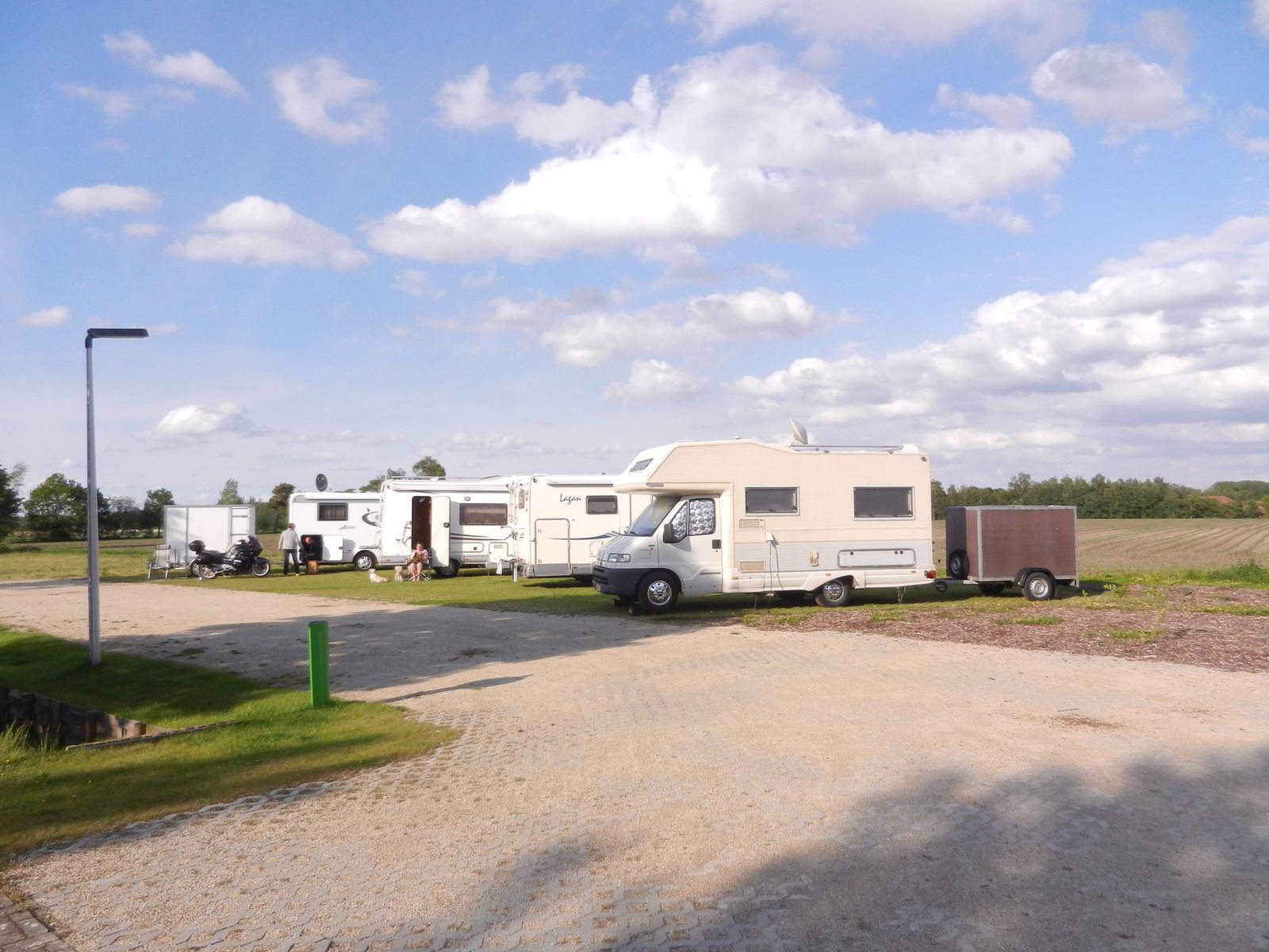 Emplacement de camping-car pour deux personnes, électricité exclues