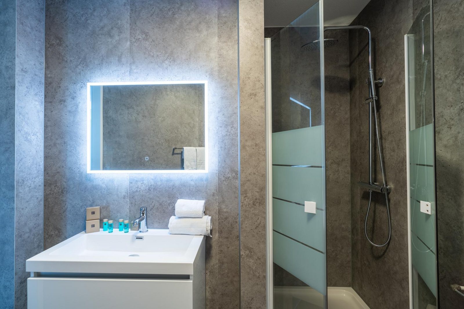 Luxus-Apartment 4 Personen mit Jacuzzi