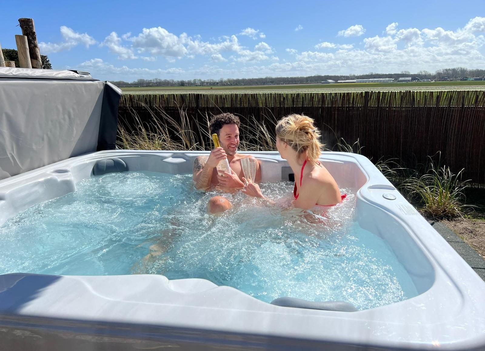 Luxus-Apartment 4 Personen mit Jacuzzi 2