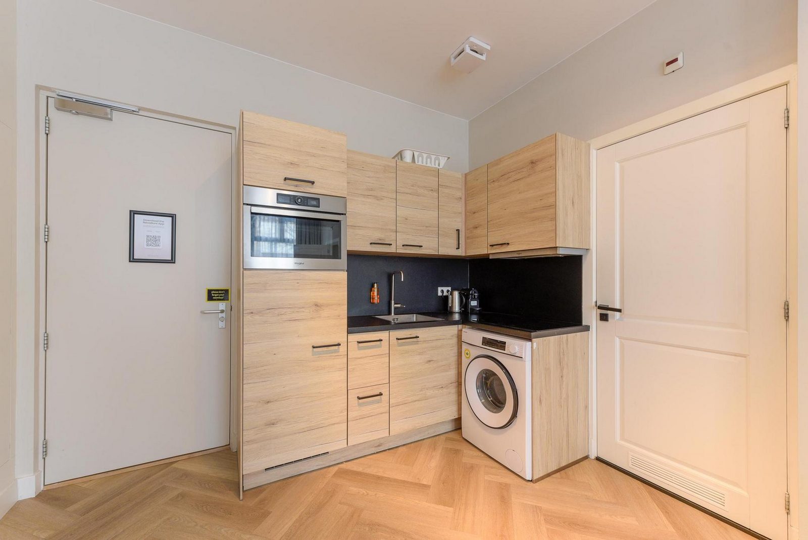 Novallure Hofvliet Short Stay Apartments - Grote studio zonder buitenruimte - Voorzijde