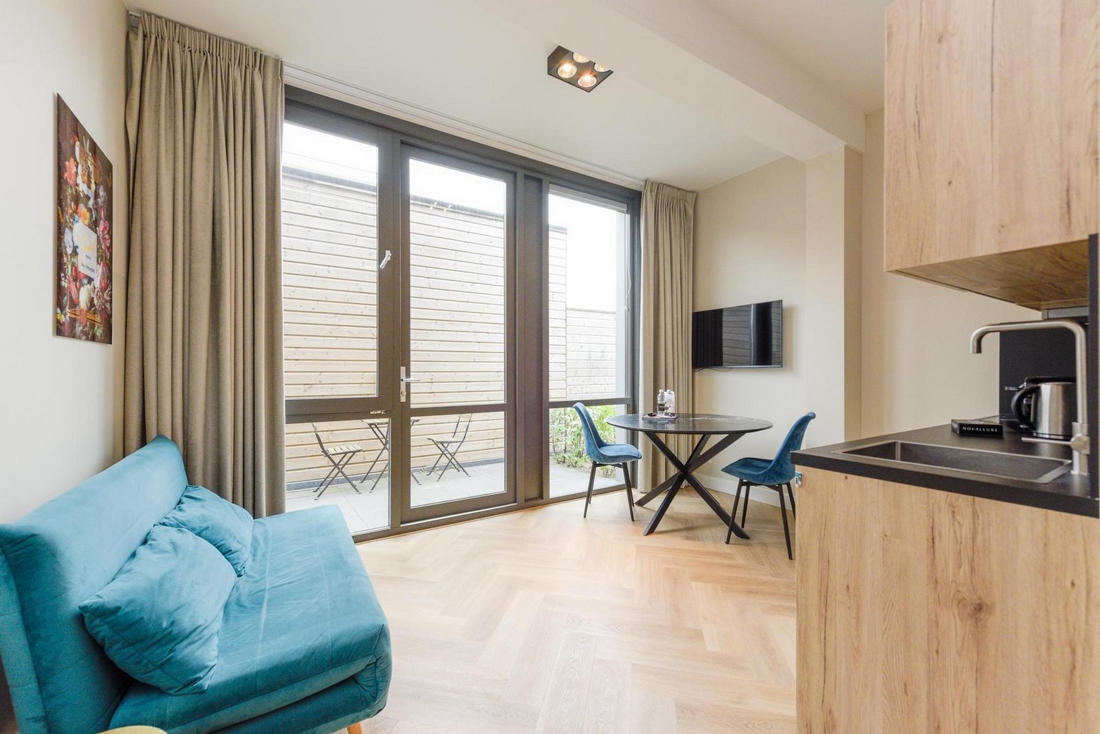 Novallure Hofvliet Short Stay Apartments - Grote studio met buitenruimte - Achterzijde