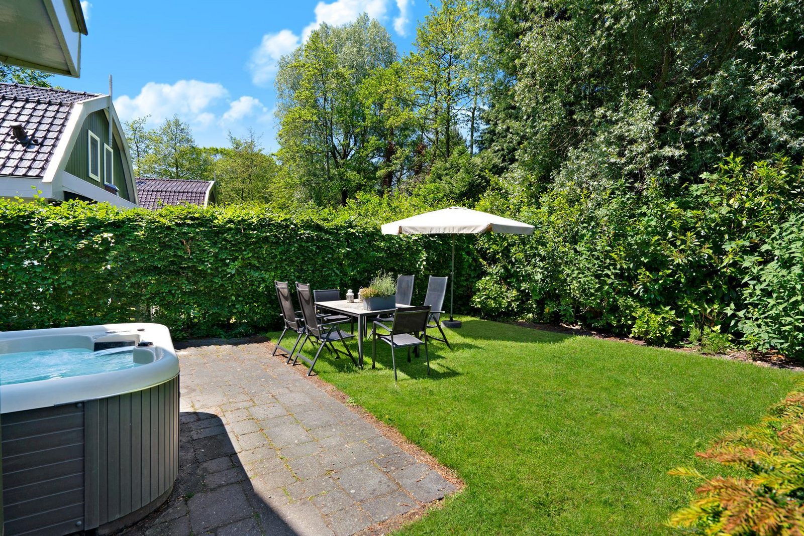 Koningshoeve Jacuzzi 4 people