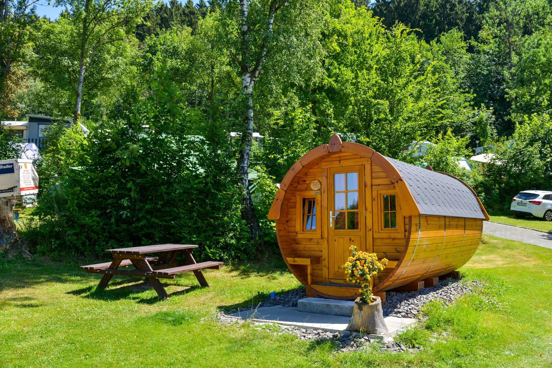 Hiker's hut 2+2 4