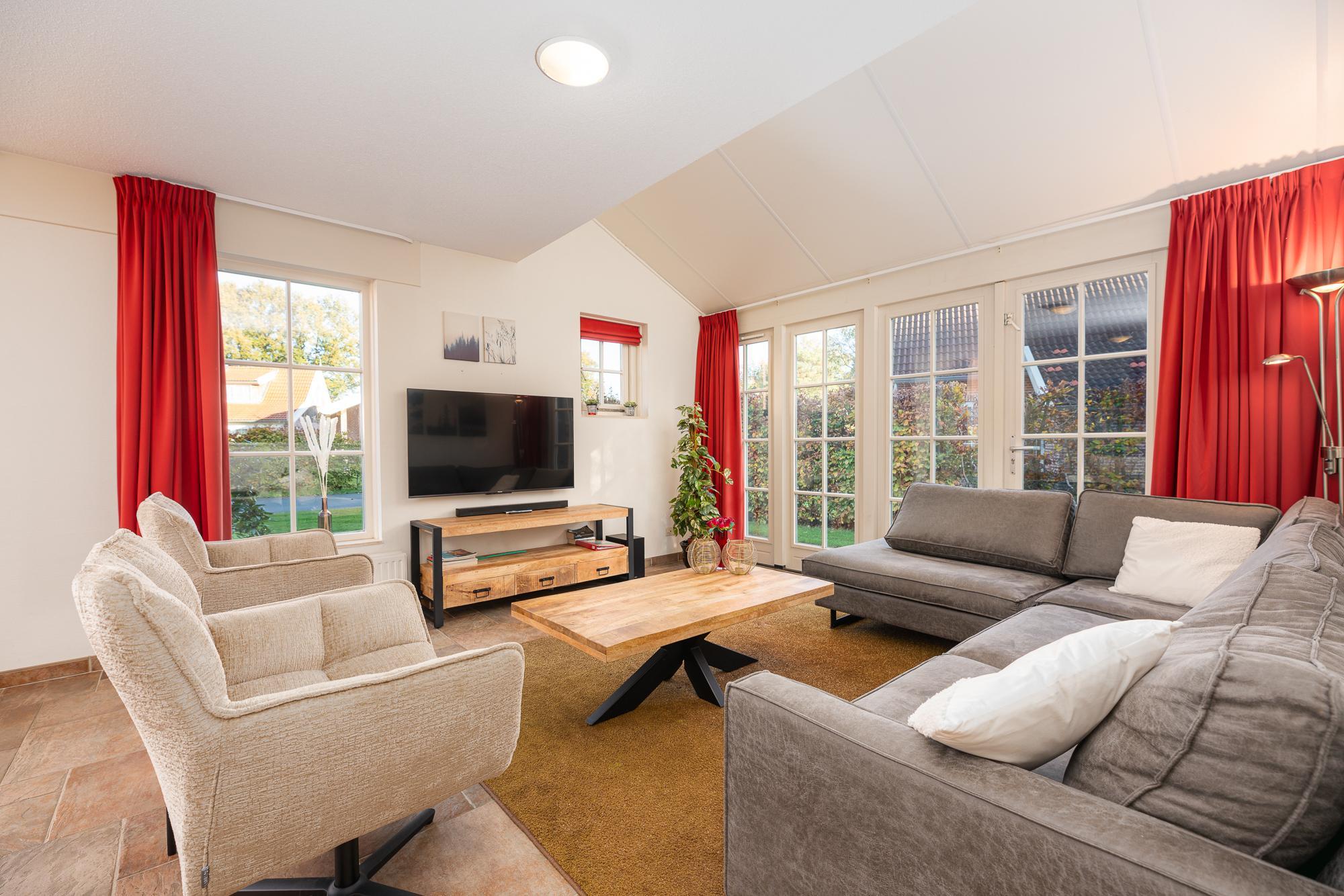 Diese komfortable Luxusvilla befindet sich im Ferienpark Buitengoed Het Lageveld