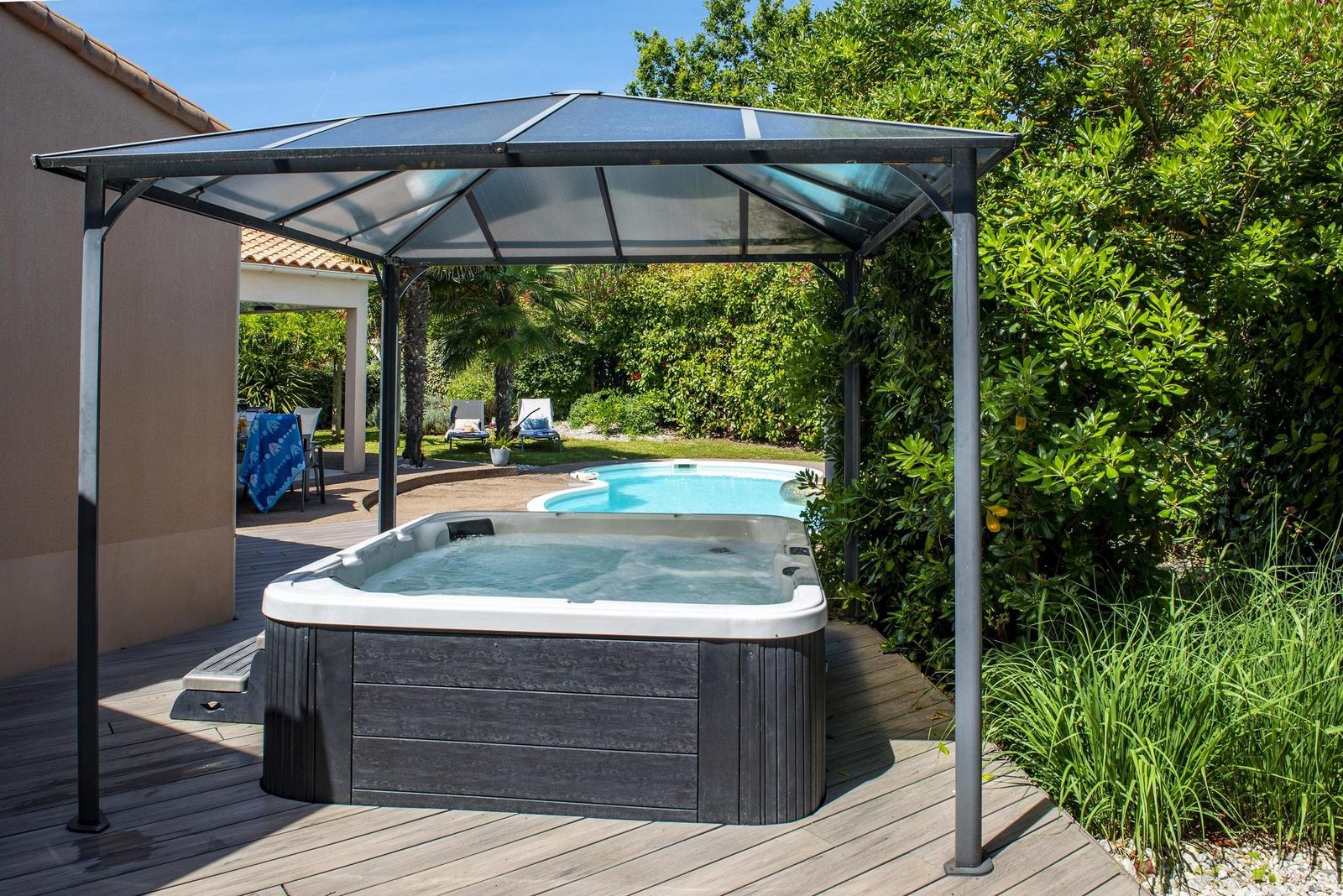 Acacia 6 avec piscine et jacuzzi