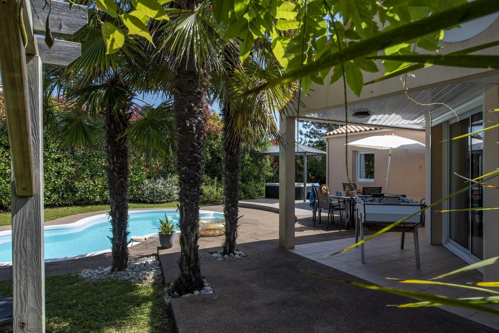 Acacia 6 avec piscine et jacuzzi