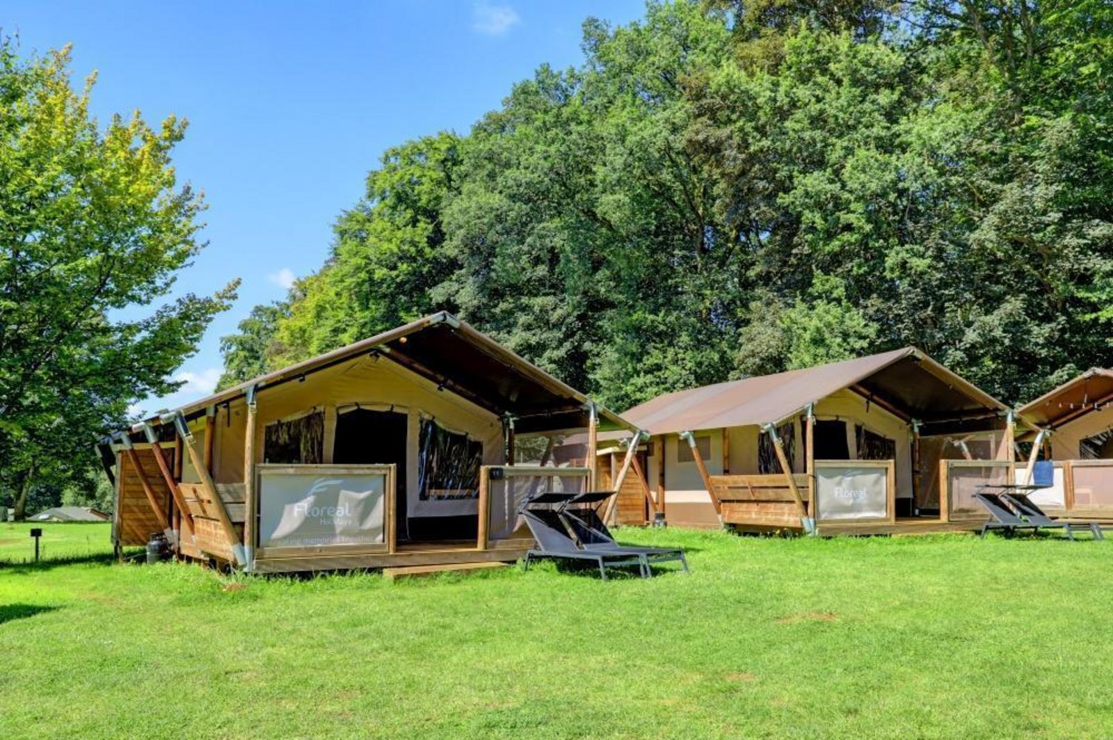 Tentes safari avec sanitaires 5 pers.