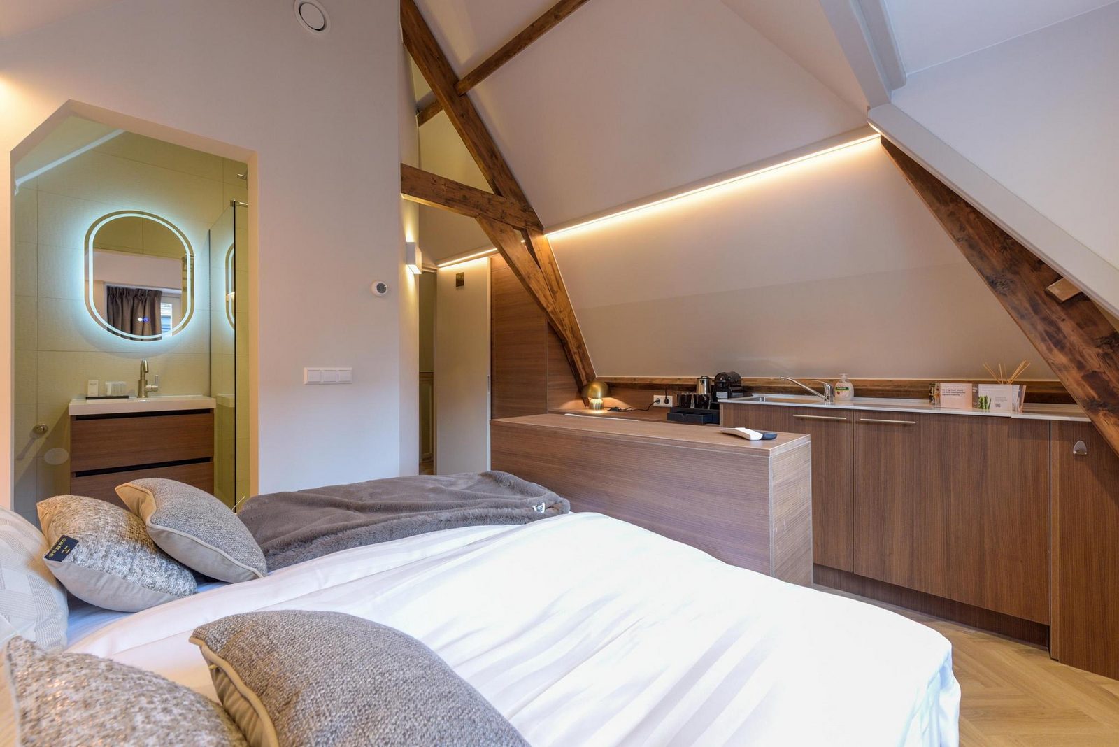 Hotel Novallure City Centre - Kamer met eenpersoonsbedden en kitchenette