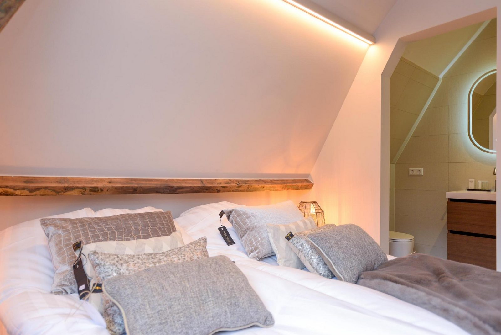 Hotel Novallure City Centre - Kamer met eenpersoonsbedden en kitchenette