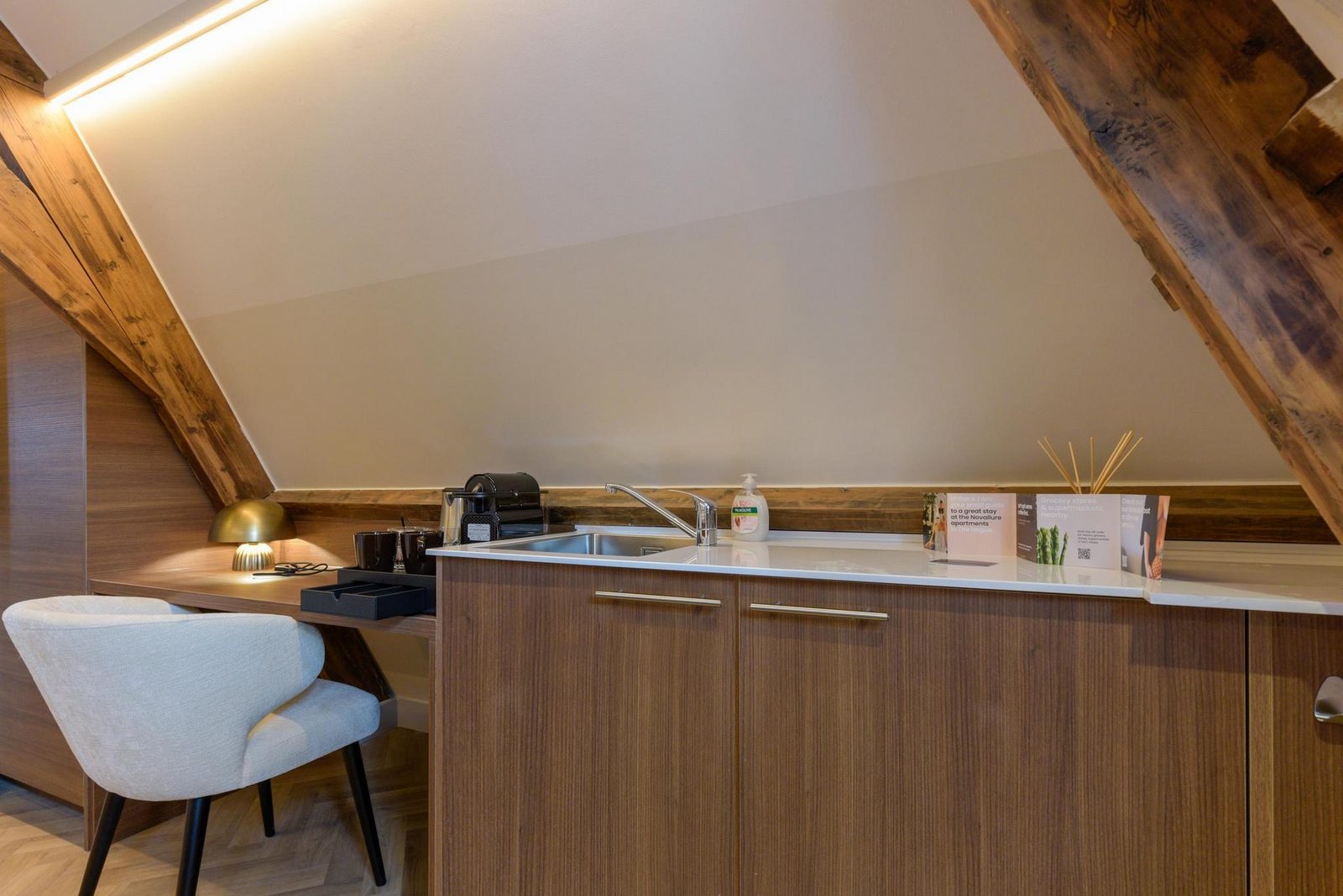 Hotel Novallure City Centre - Kamer met eenpersoonsbedden en kitchenette