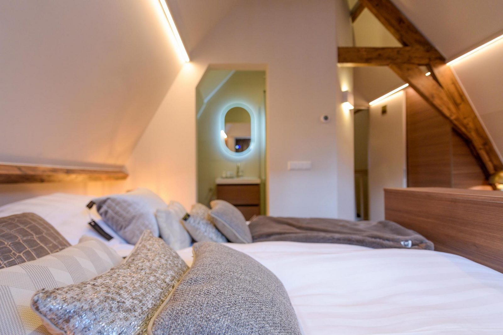 Hotel Novallure City Centre - Kamer met eenpersoonsbedden en kitchenette