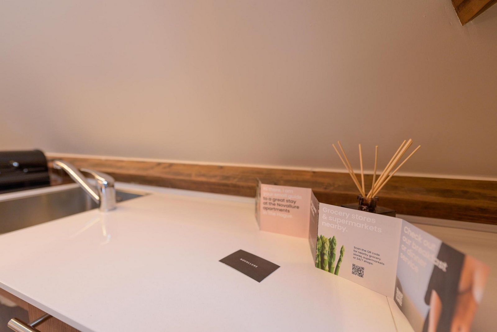 Hotel Novallure City Centre - Kamer met eenpersoonsbedden en kitchenette