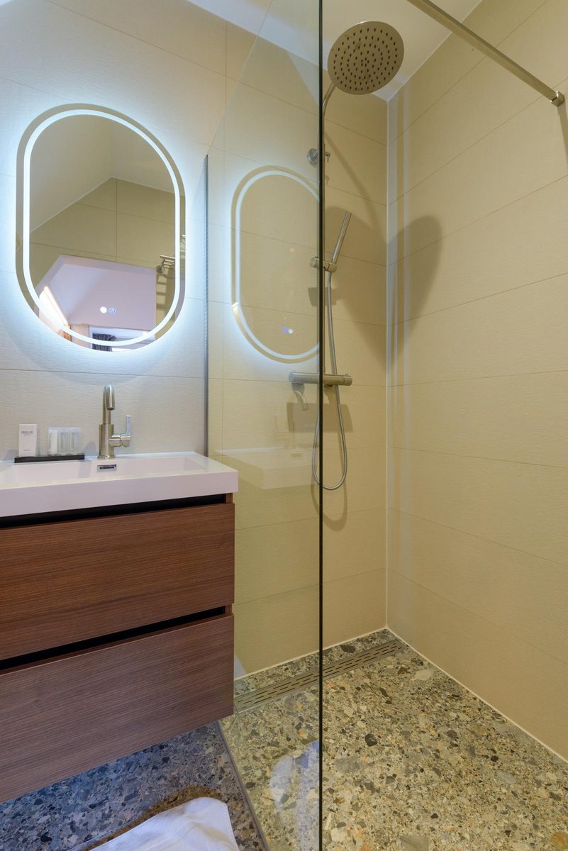Hotel Novallure City Centre - Kamer met eenpersoonsbedden en kitchenette