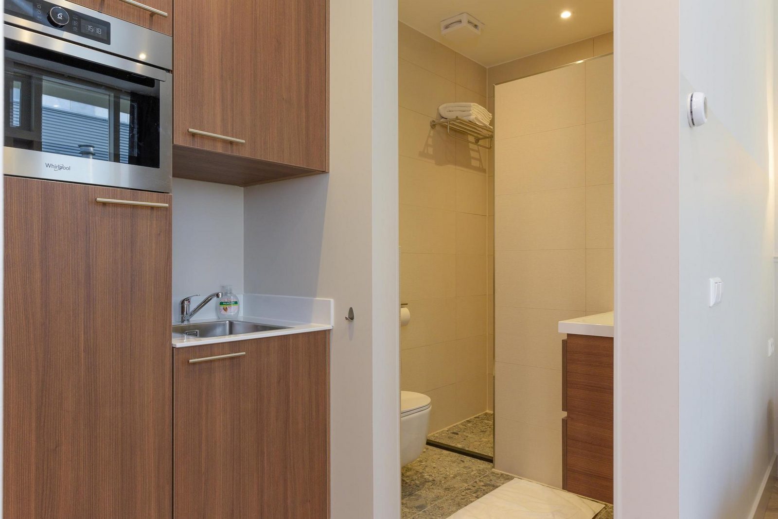 Hotel Novallure City Centre - Kamer met eenpersoonsbedden en balkon