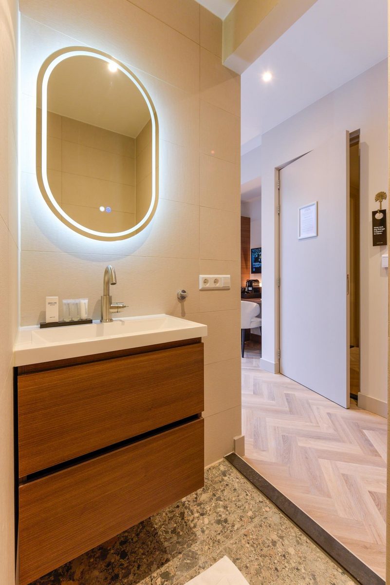 Hotel Novallure City Centre - Kamer met eenpersoonsbedden en balkon